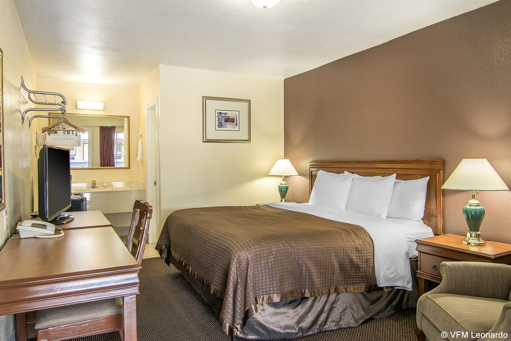 Rodeway Inn Medford South I-5 Dış mekan fotoğraf