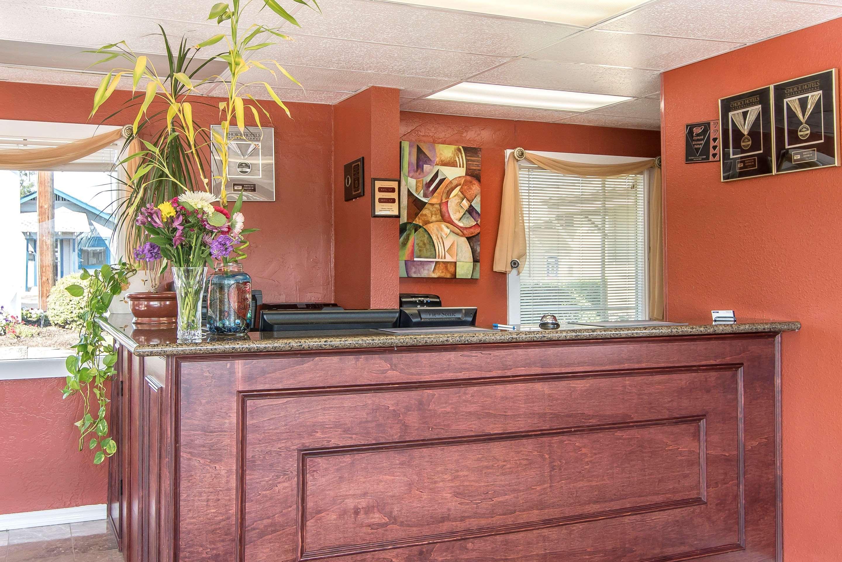 Rodeway Inn Medford South I-5 Dış mekan fotoğraf