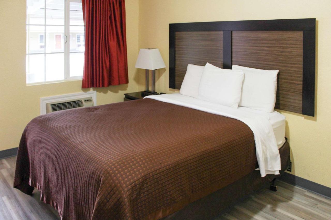 Rodeway Inn Medford South I-5 Dış mekan fotoğraf