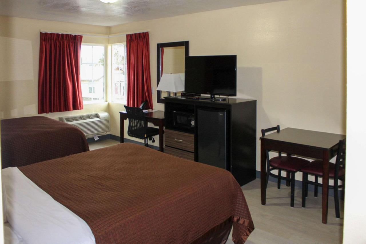 Rodeway Inn Medford South I-5 Dış mekan fotoğraf