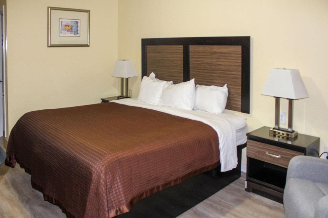 Rodeway Inn Medford South I-5 Dış mekan fotoğraf