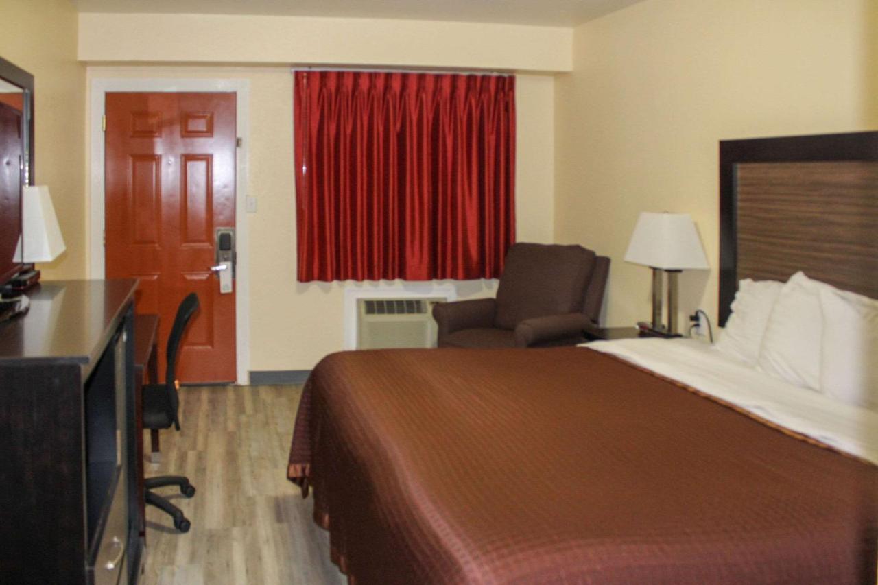 Rodeway Inn Medford South I-5 Dış mekan fotoğraf