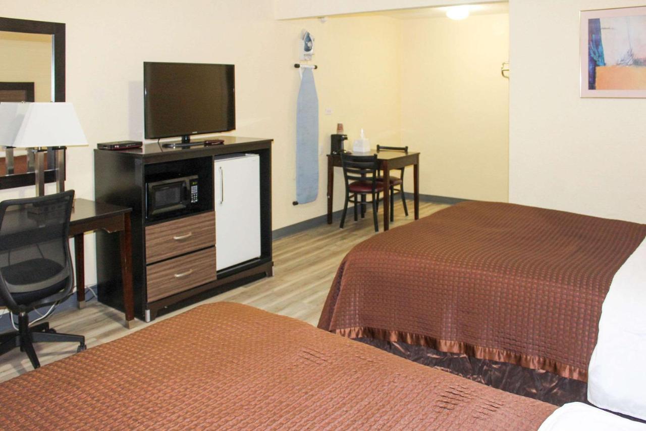 Rodeway Inn Medford South I-5 Dış mekan fotoğraf
